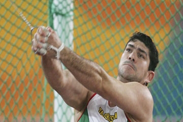 Tajikistan's Dilshod Nazarov prepares to release in the hammer circle © Getty Images