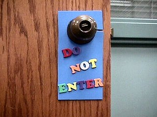 Door hanger - Do Not Enter